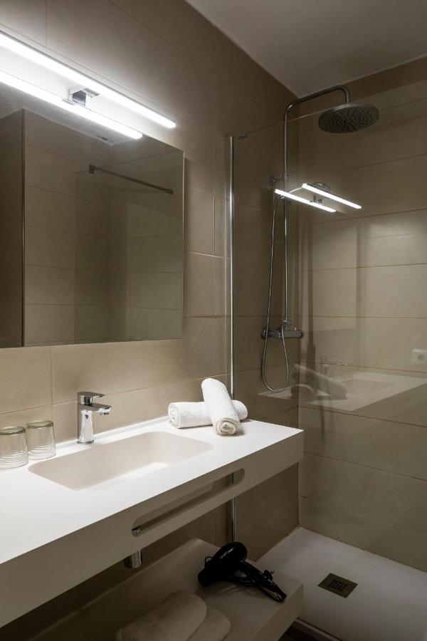 Apartamentos El Moro San Antonio  Exteriör bild