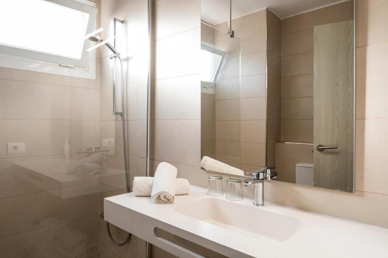 Apartamentos El Moro San Antonio  Exteriör bild