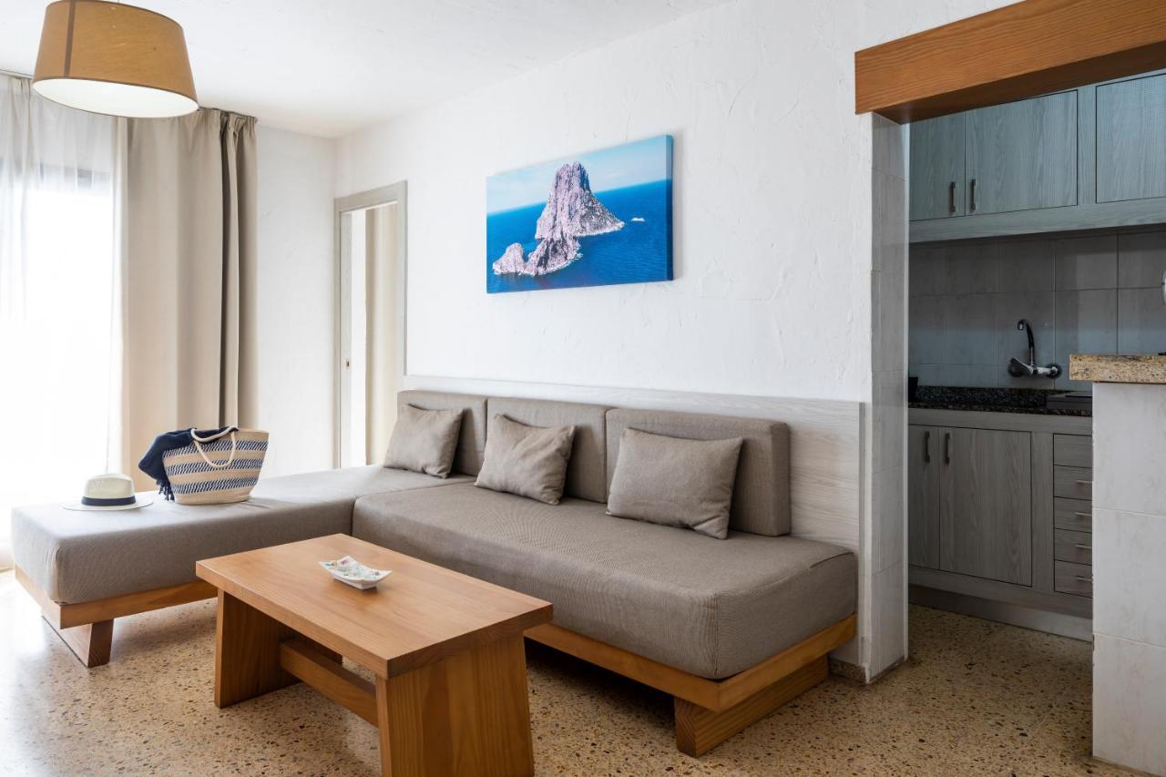 Apartamentos El Moro San Antonio  Exteriör bild