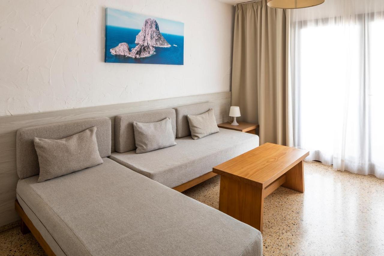 Apartamentos El Moro San Antonio  Exteriör bild
