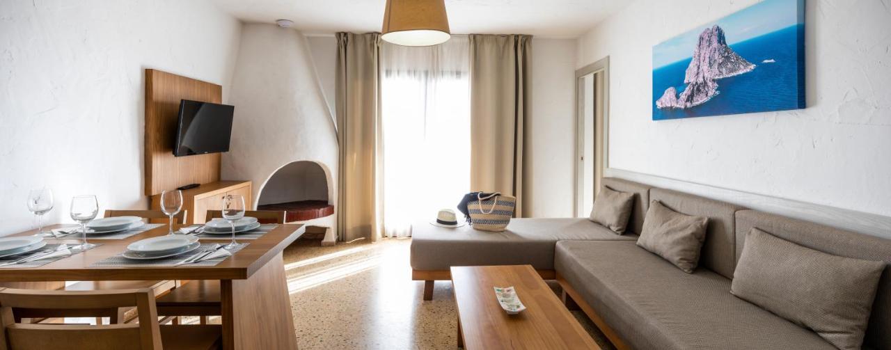 Apartamentos El Moro San Antonio  Exteriör bild