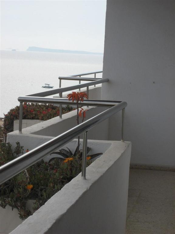 Apartamentos El Moro San Antonio  Exteriör bild